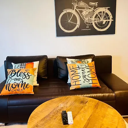 Gracehomes - Garage, Free Coffee, Airport, Messe, Stuttgart, Wifi Up To 6 Guests Leinfelden-Echterdingen Exterior photo