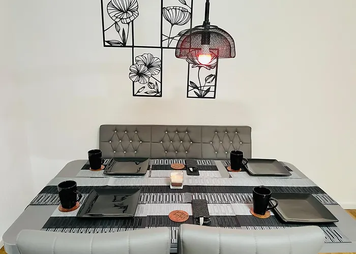 Gracehomes - Garage, Free Coffee, Airport, Messe, Stuttgart, Wifi Up To 6 Guests