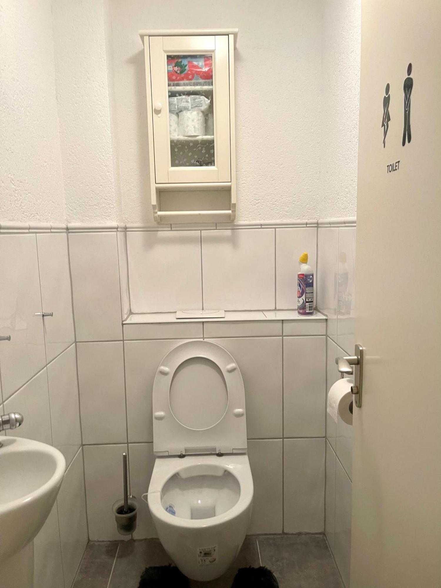 Gracehomes - Garage, Free Coffee, Airport, Messe, Stuttgart, Wifi Up To 6 Guests Apartment